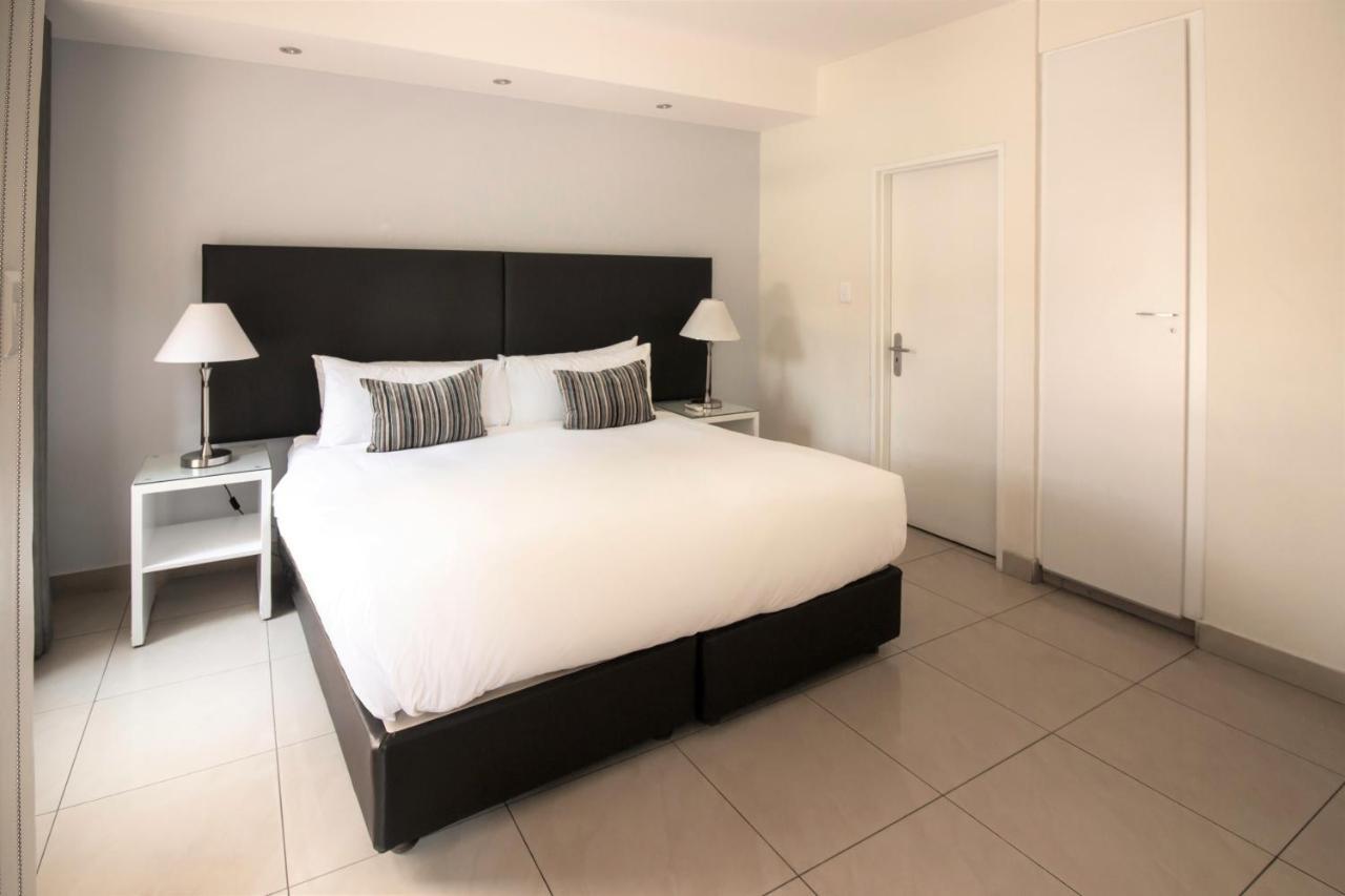 Villa Via Executive Suites With Power Back-Up Sandton Exterior foto