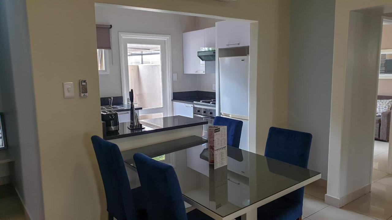 Villa Via Executive Suites With Power Back-Up Sandton Exterior foto