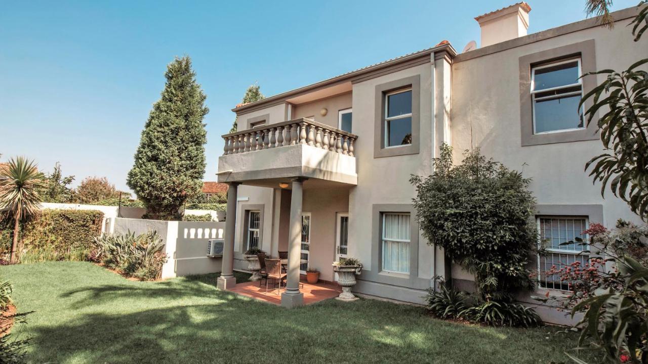 Villa Via Executive Suites With Power Back-Up Sandton Exterior foto