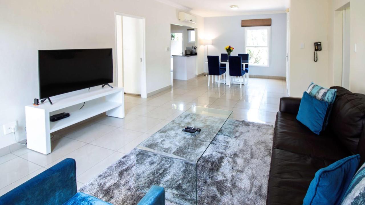 Villa Via Executive Suites With Power Back-Up Sandton Exterior foto