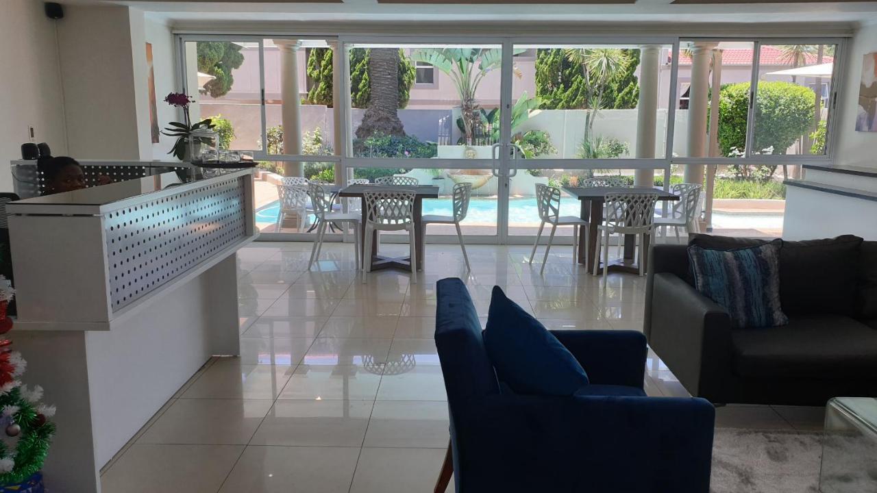 Villa Via Executive Suites With Power Back-Up Sandton Exterior foto